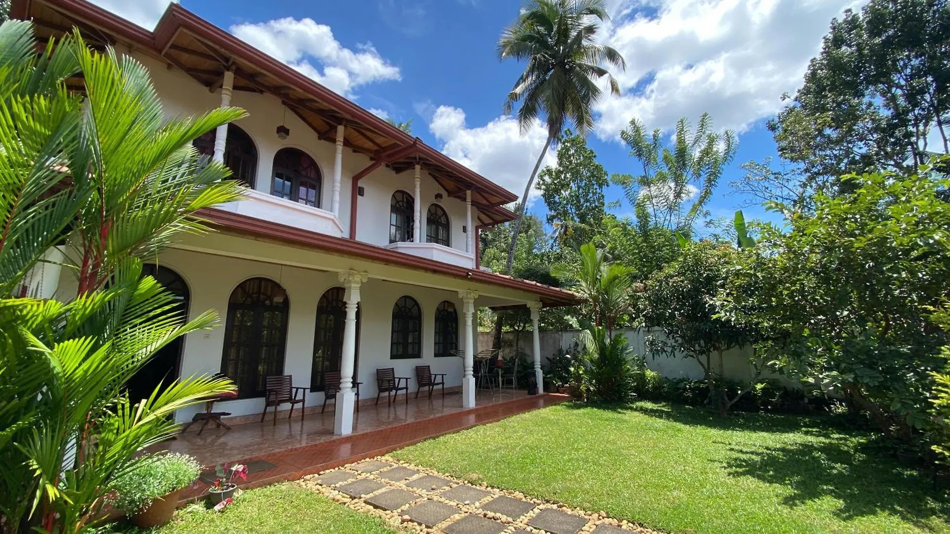 Rock House Villa Kandy Homestay